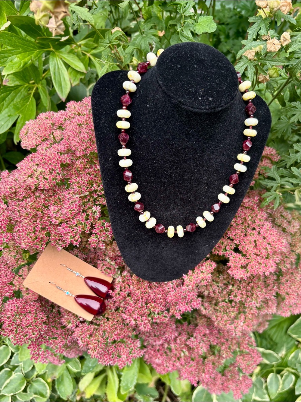 Amber and garnet jewelry set.